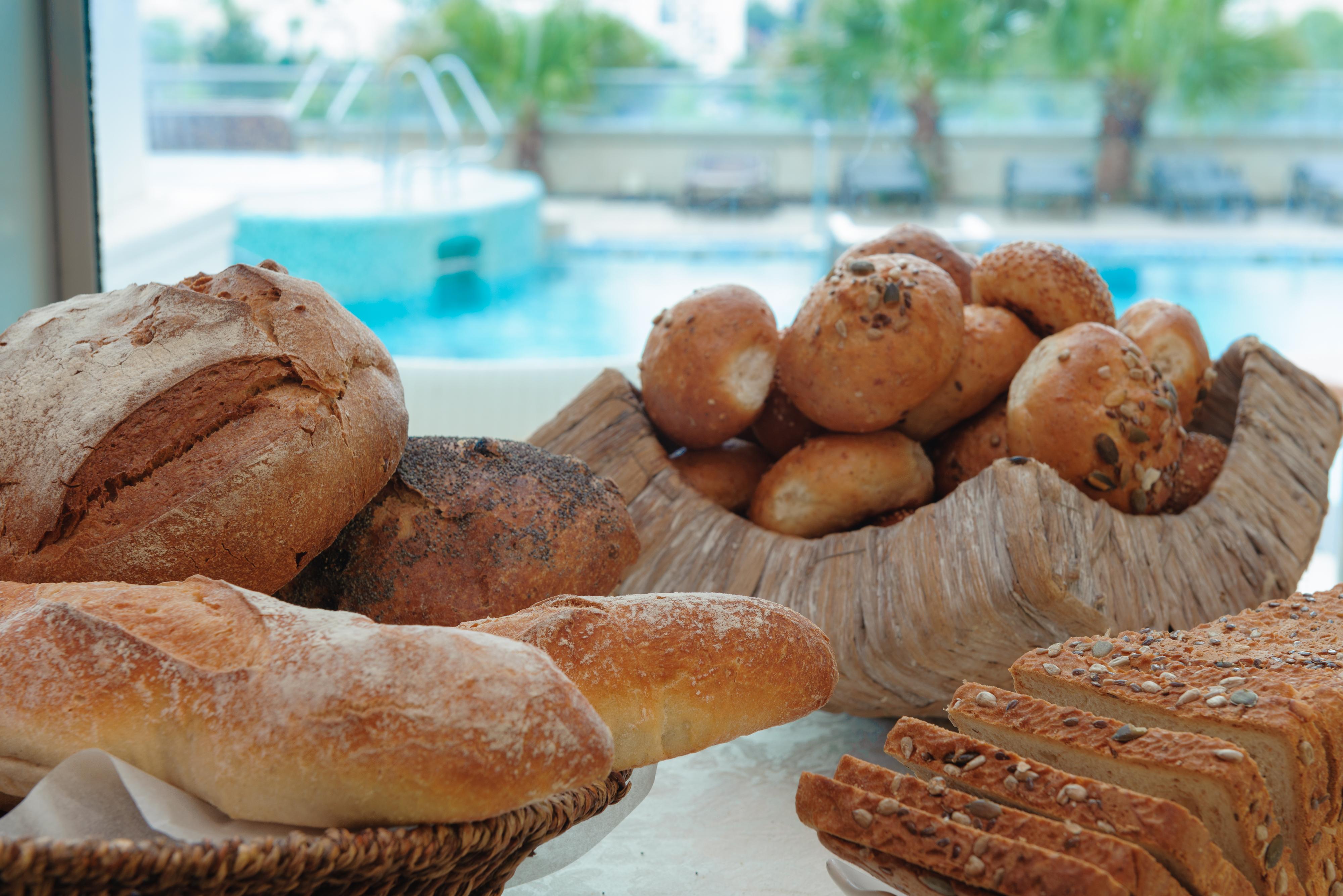 โรงแรมลีโอนาร์โด ซิตี้ทาวเวอร์ Giv'atayim ภายนอก รูปภาพ Bread