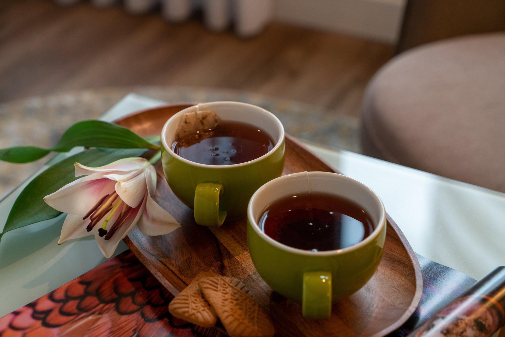 โรงแรมลีโอนาร์โด ซิตี้ทาวเวอร์ Giv'atayim ภายนอก รูปภาพ Two cups of tea