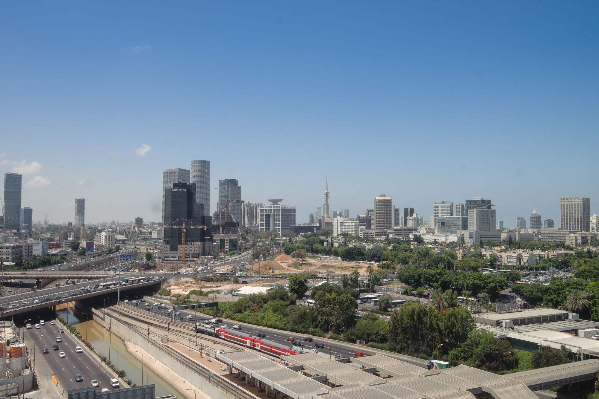 โรงแรมลีโอนาร์โด ซิตี้ทาวเวอร์ Giv'atayim ภายนอก รูปภาพ Tel Aviv