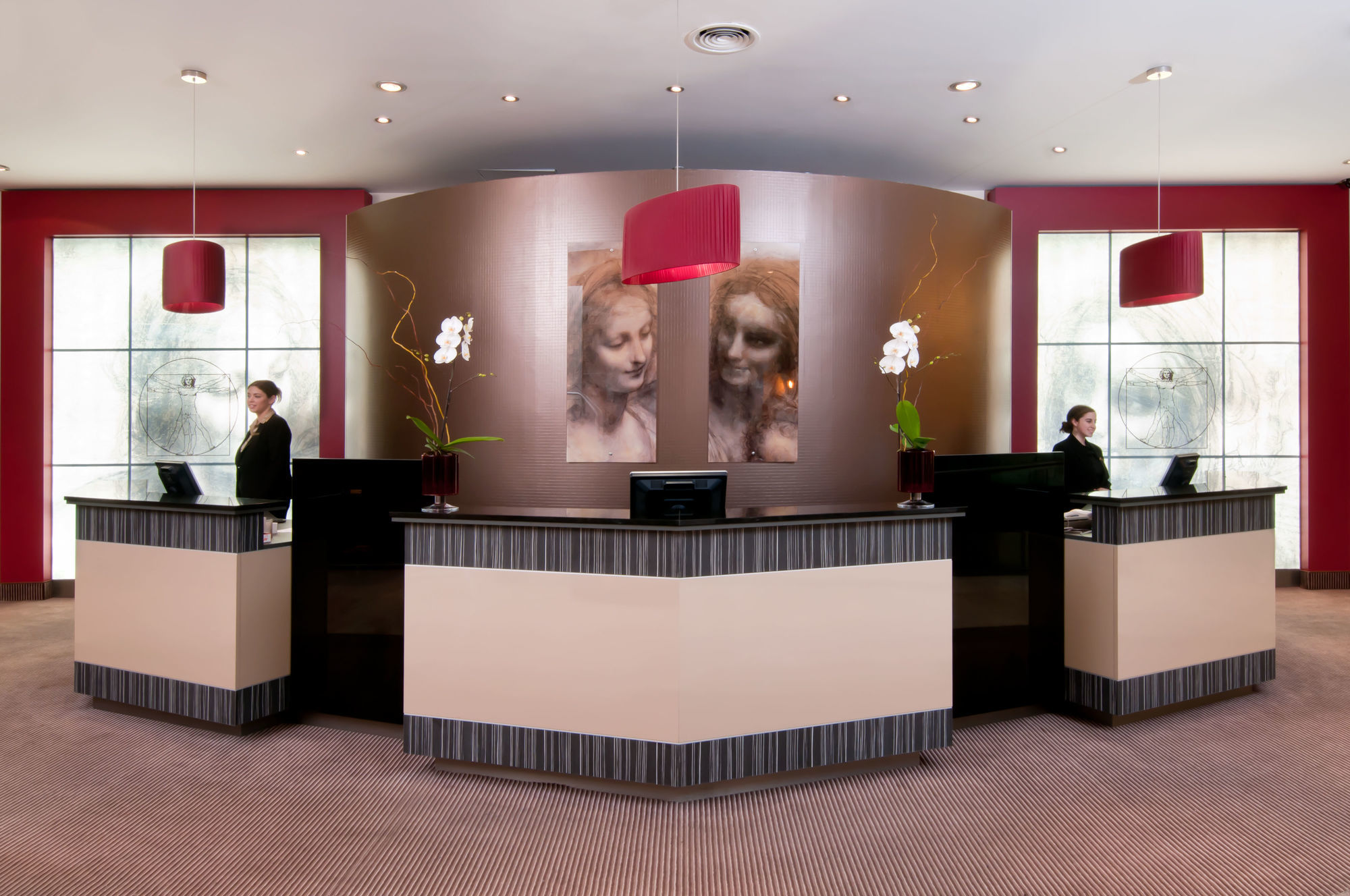 โรงแรมลีโอนาร์โด ซิตี้ทาวเวอร์ Giv'atayim ภายนอก รูปภาพ Reception desk at the Radisson Blu Hamburg