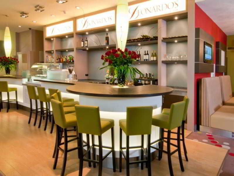 โรงแรมลีโอนาร์โด ซิตี้ทาวเวอร์ Giv'atayim ภายนอก รูปภาพ Bar