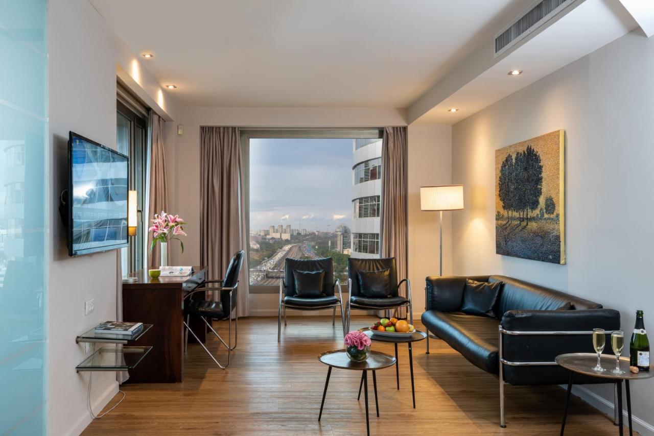 โรงแรมลีโอนาร์โด ซิตี้ทาวเวอร์ Giv'atayim ภายนอก รูปภาพ A suite at the hotel